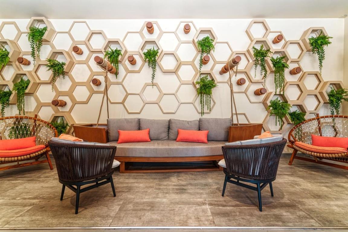 Virgin Hotels Las Vegas By Suiteness Exterior photo